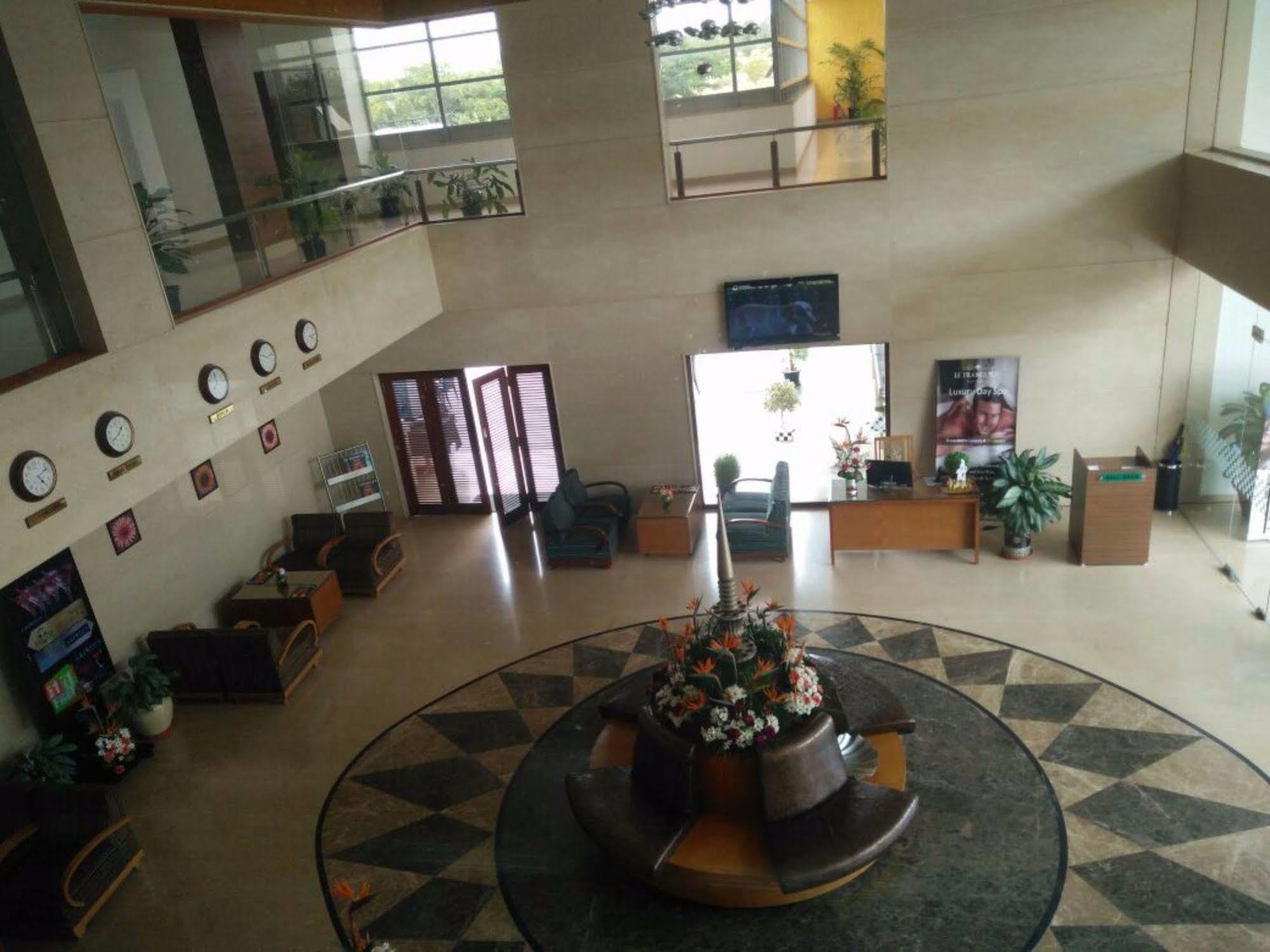 โกลด์ฟินช์ รีทรีต บังกาลอร์ Hotel Devanahalli ภายนอก รูปภาพ